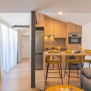 https://feelathome-atarazanas-apartments.1costadelsol.com